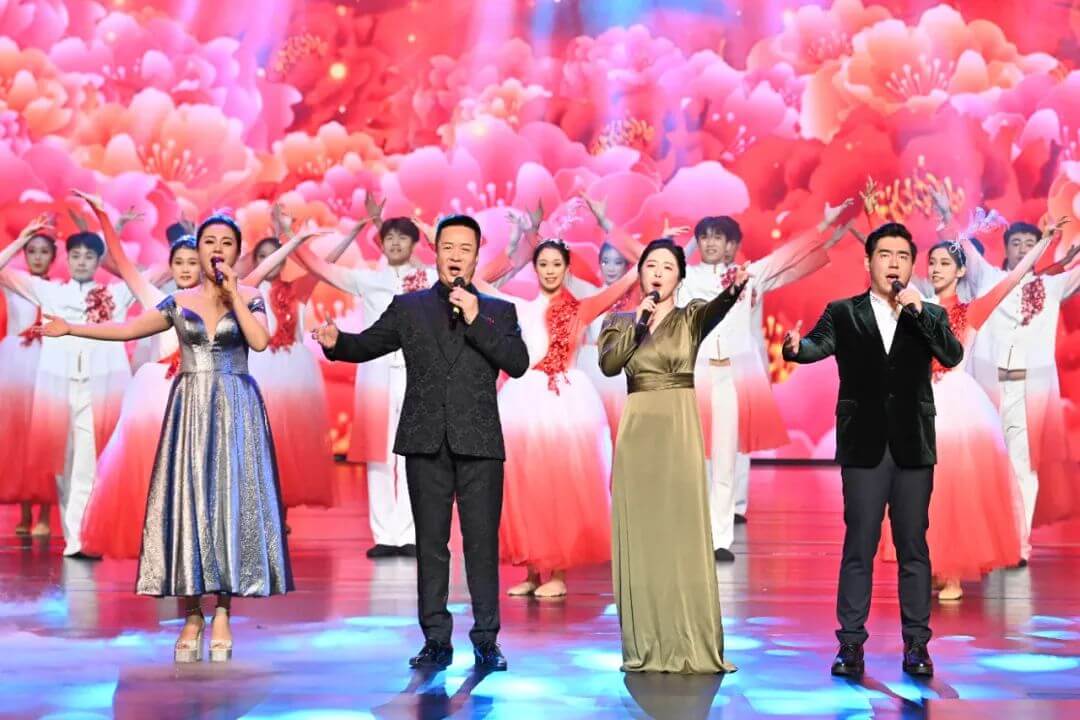 “与爱同行·泰鲁集团杯”临沂市2023年慈善助学晚会举行。